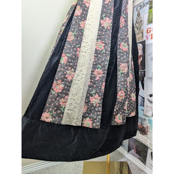 Whimsygoth Quilted Cottage Skirt - Picture 5 of 7